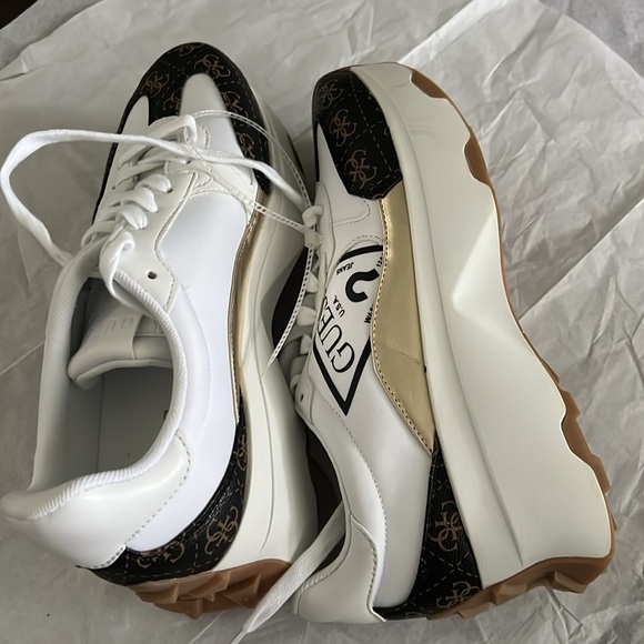 GUESS Calebb Fashion Sneakers - Picture 11 of 11
